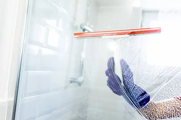 5 Ways of Removing Hard Water Stains From Your Shower Glass